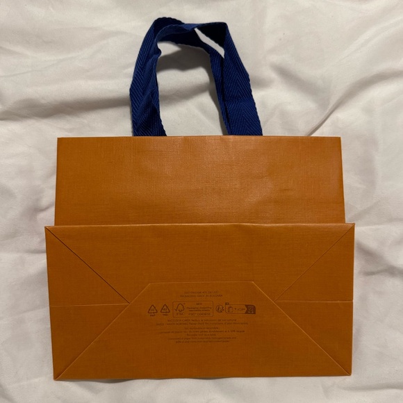 Louis Vuitton Shopping Gift Bag - Picture 3 of 3